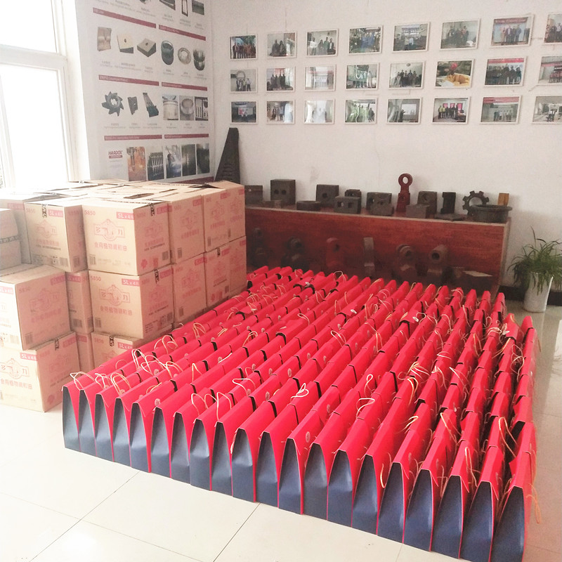 迎中秋，發(fā)禮品！洛陽遠見祝大家中秋節(jié)快樂！
